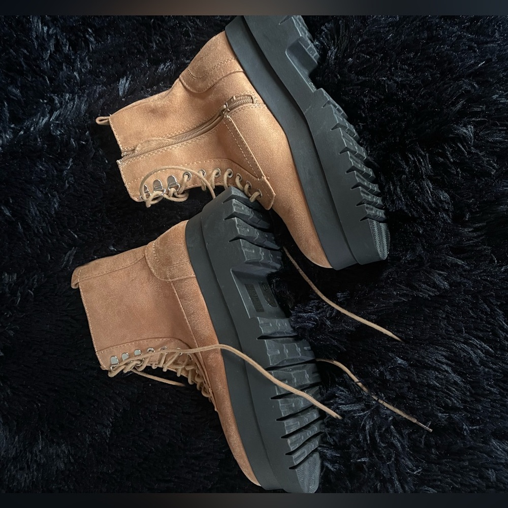 Shein size 10 combat boots dark tan color